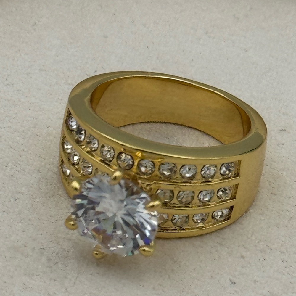 Gold Plated Cubic Zirconia Cocktail Ring White Stone Size 6 Jewelry - Picture 3 of 9